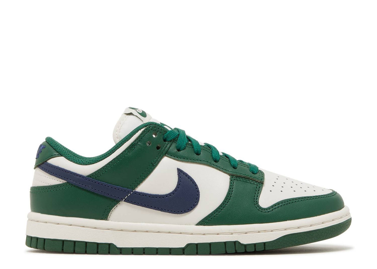 Wmns Nike Dunk Low 